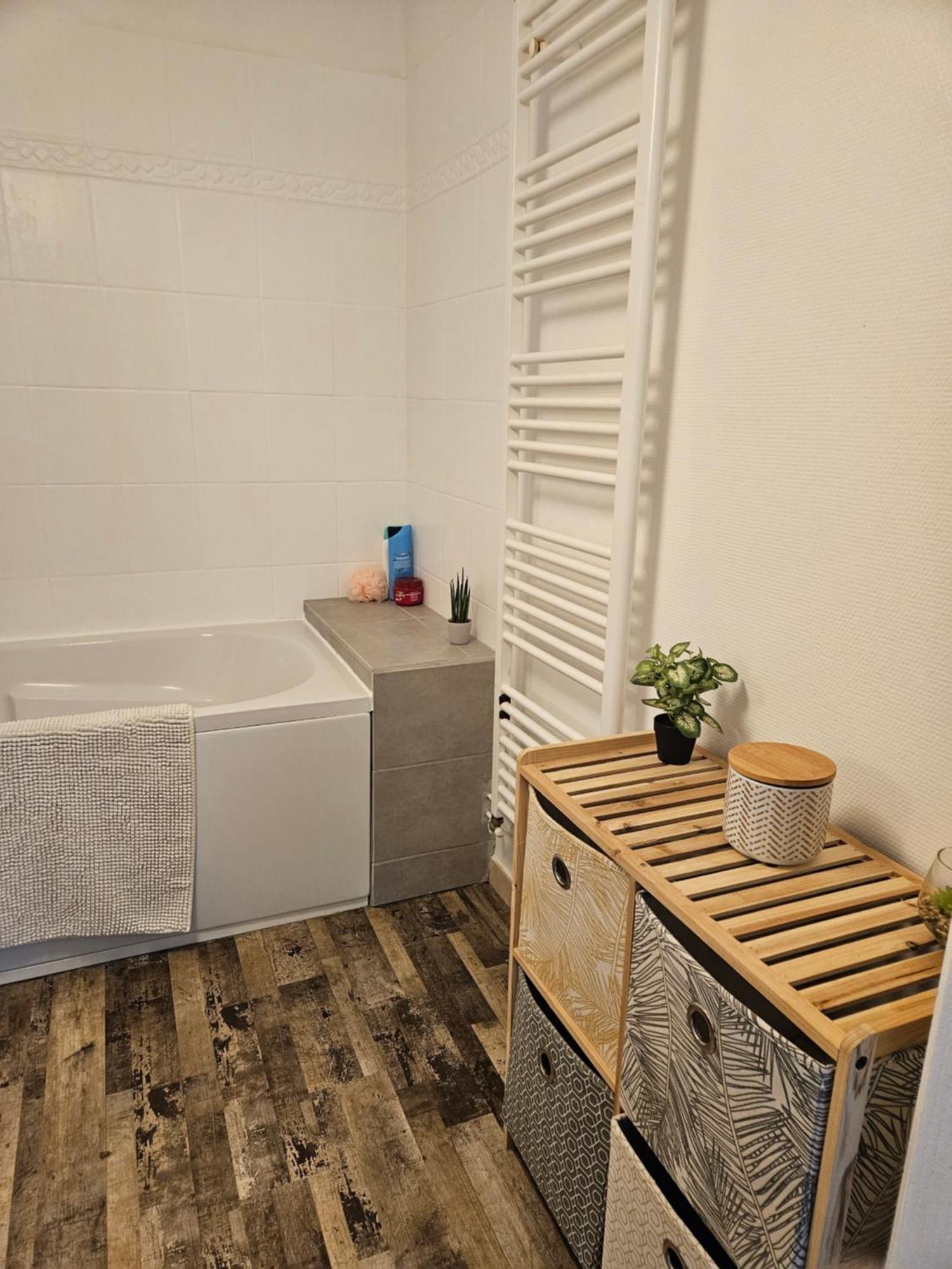 Ferienwohnung Les Bulles Au Feminin Chigny-les-Roses Exterior foto